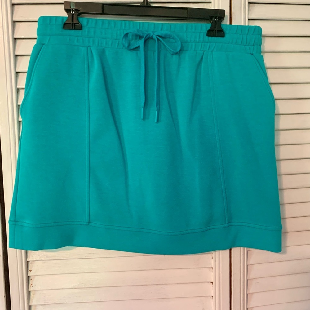 Crown & Ivy Vibrant Teal Mini Skirt with Undershorts EUC